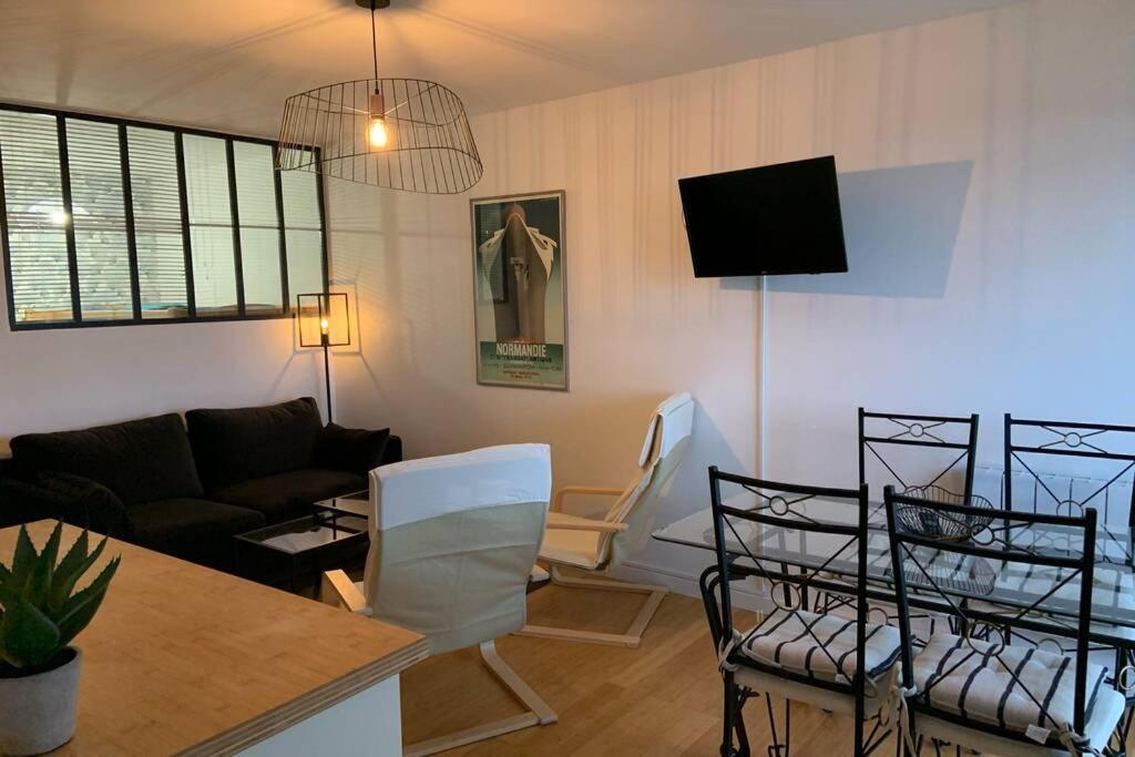 Trouville-Apt Renove-Balcon Magnifique Vue Mer Luaran gambar