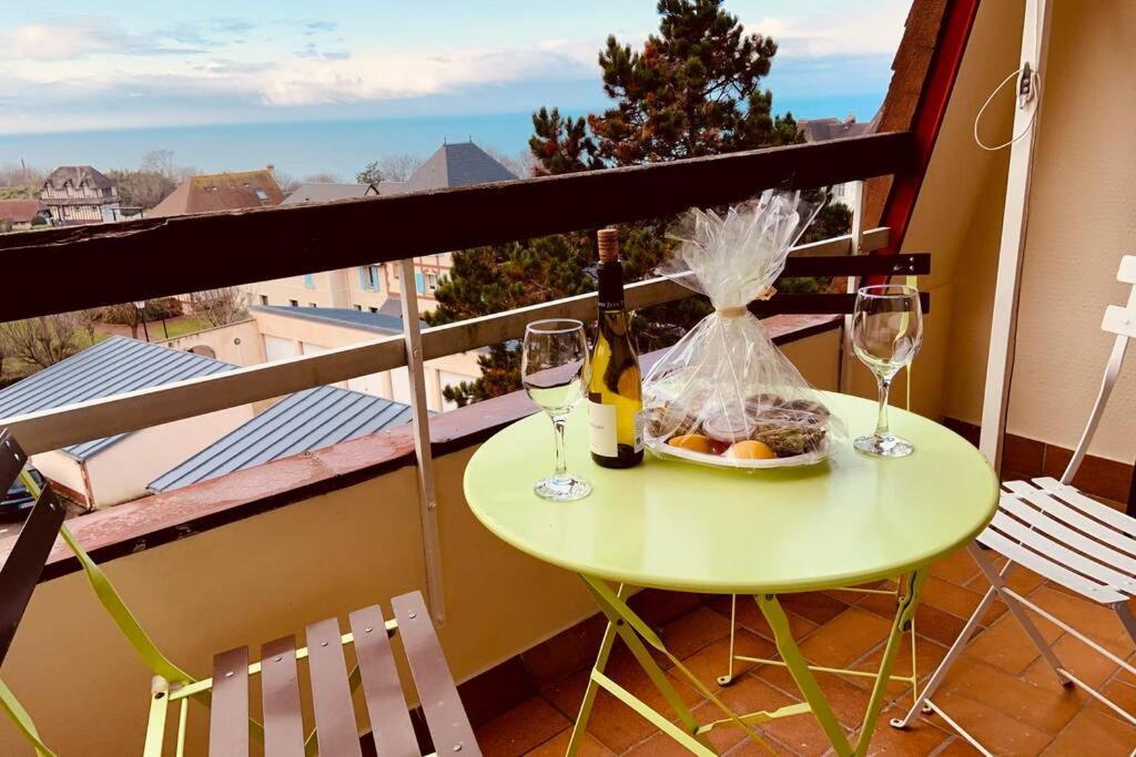 Trouville-Apt Renove-Balcon Magnifique Vue Mer Luaran gambar
